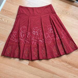 Lavender Star Red pleated skirt